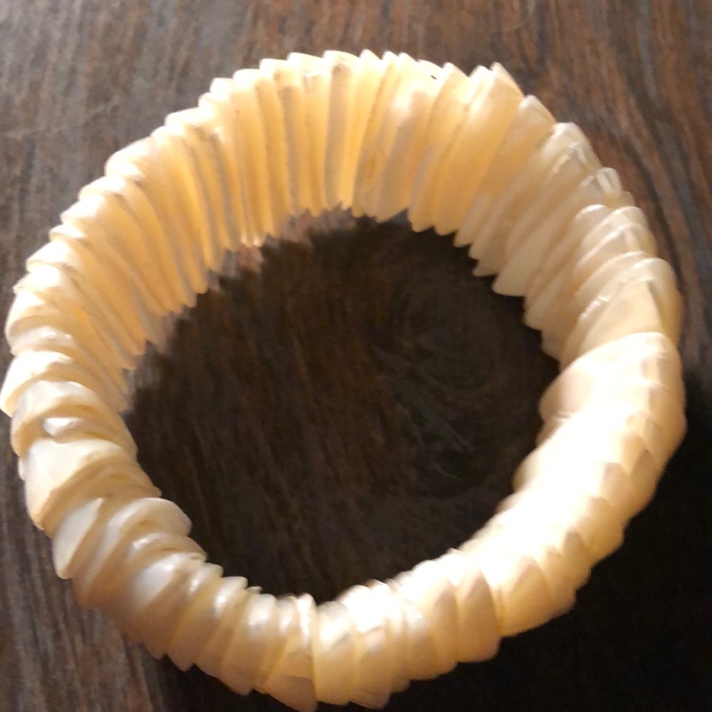 Unique Shell Statement Bracelet - image 5